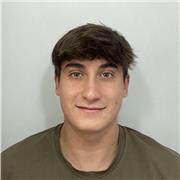 Soy estudiante de universidad y puedo enseñar a los niños tanto en el ámbito del deporte como en refuerzo para las clases